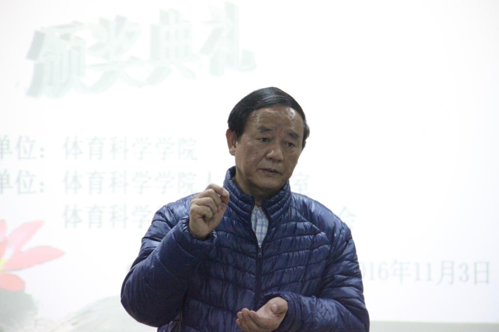 何老师点评(于敏摄)