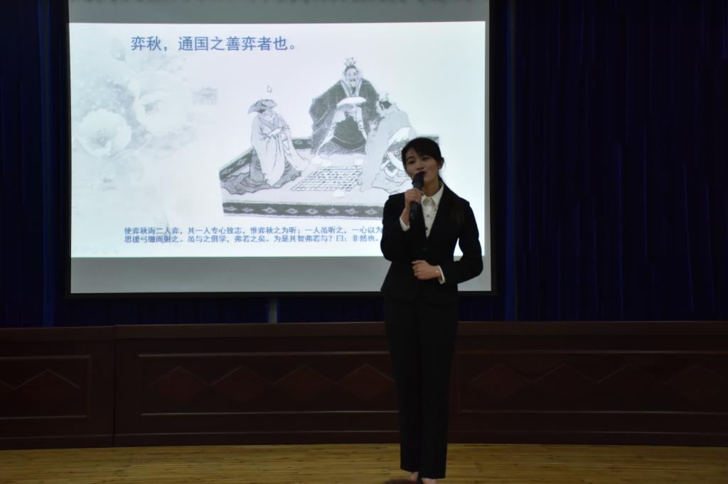图为比赛选手(朱豪摄)
