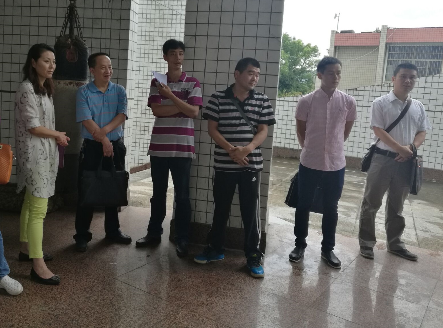 钟董事长一行随机听课